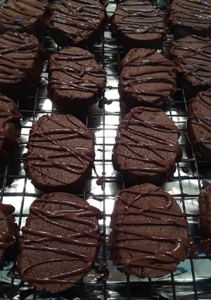 A picture of Chocolate Peppermint Slice and Bake Cookies.