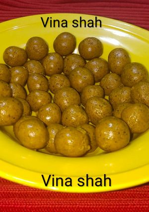 इम्यूनिटी बूस्टर बॉल्स (immunity booster balls recipe in Hindi) रेसिपी मुख्य फोटो
