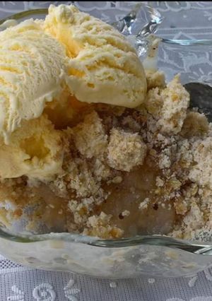 A picture of Apple crumbs.