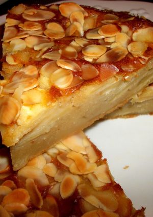 Une photo de Moelleux aux Pommes & aux Amandes effilées