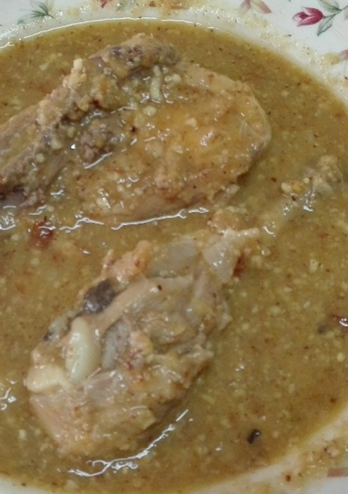 Una foto de Pollo a la pepitoria