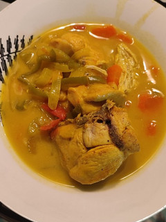Una foto de Pollo en salsa