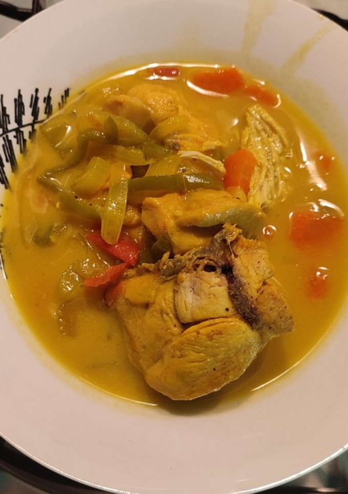 Una foto de Pollo en salsa