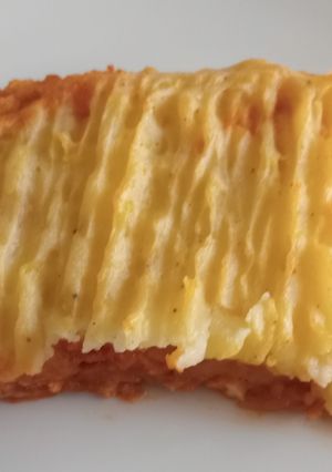 Una foto de Pastel de berenjena y atún