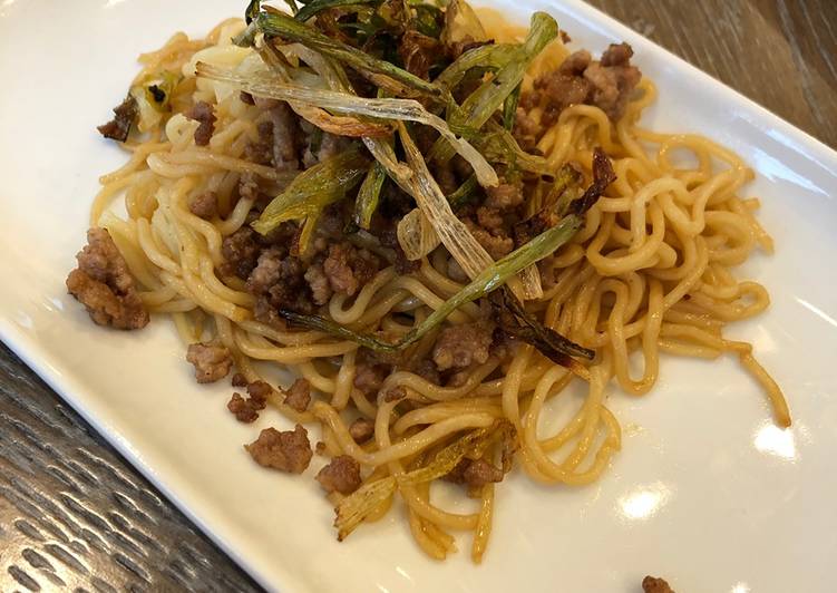 Steps to Prepare Super Quick Homemade Shanghai Scallion Noodles