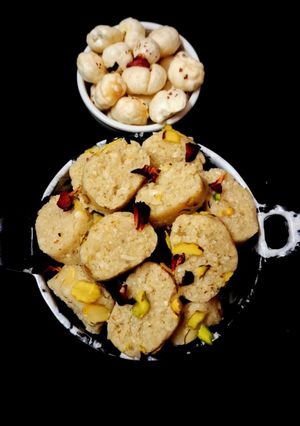 A picture of Makhana Barfi.