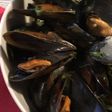 Moules au citron et aux herbes fraîches