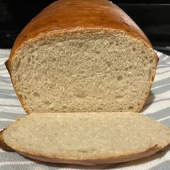 Pan de molde de masa madre A picture of Pan de molde de masa madre.