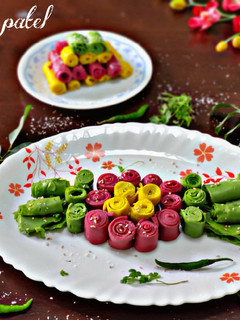 ખાંડવી (khandvi recipe in gujarati) રેસીપી મુખ્ય ફોટો