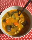 Sopa curry con leche de coco y verduras