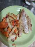 Merluza al horno con verduras