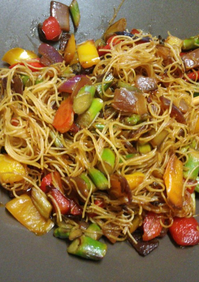Una foto de Fideos de Arroz a mi manera