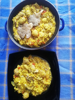 Una foto de Arroz de Otoño, con setas y castañas. #weekendreto #domino