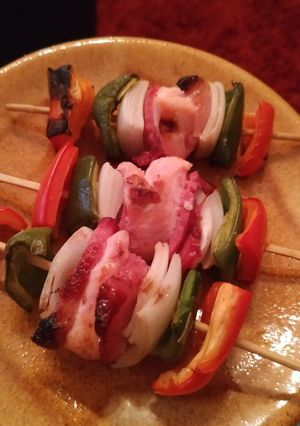Una foto de Brochetas de pollo