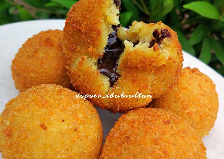 Bola Ubi Cokelat Lumer