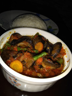 A picture of Peppered snail.