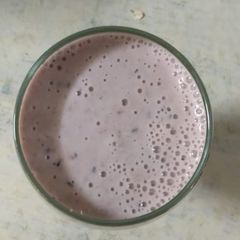 Banana oatmeal smoothie A picture of Banana oatmeal smoothie.
