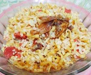 Resep Populer Nasi Goreng Mawut Sosis plus Ikan Asin Enak Bergizi