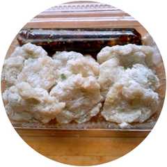 A picture of Cireng bumbu rujak.