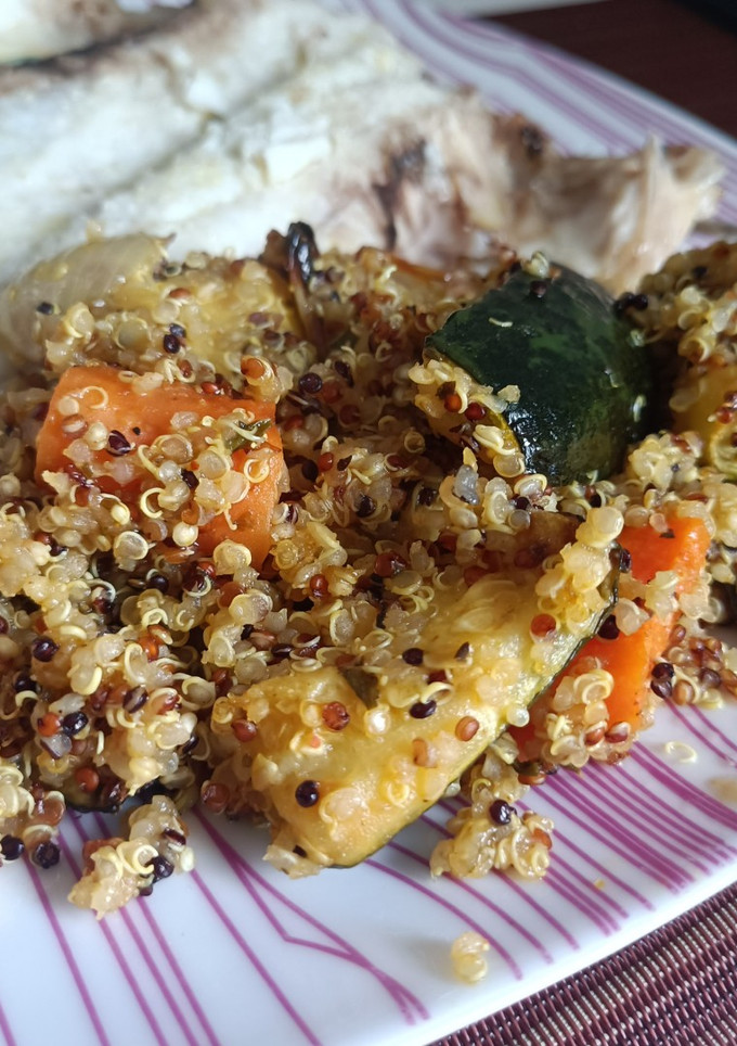 Una foto de Quinoa con verduras al horno