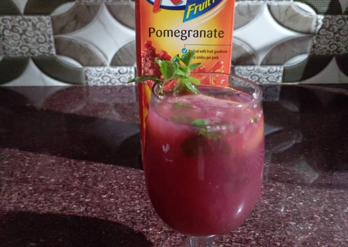 Pomegranate mojito