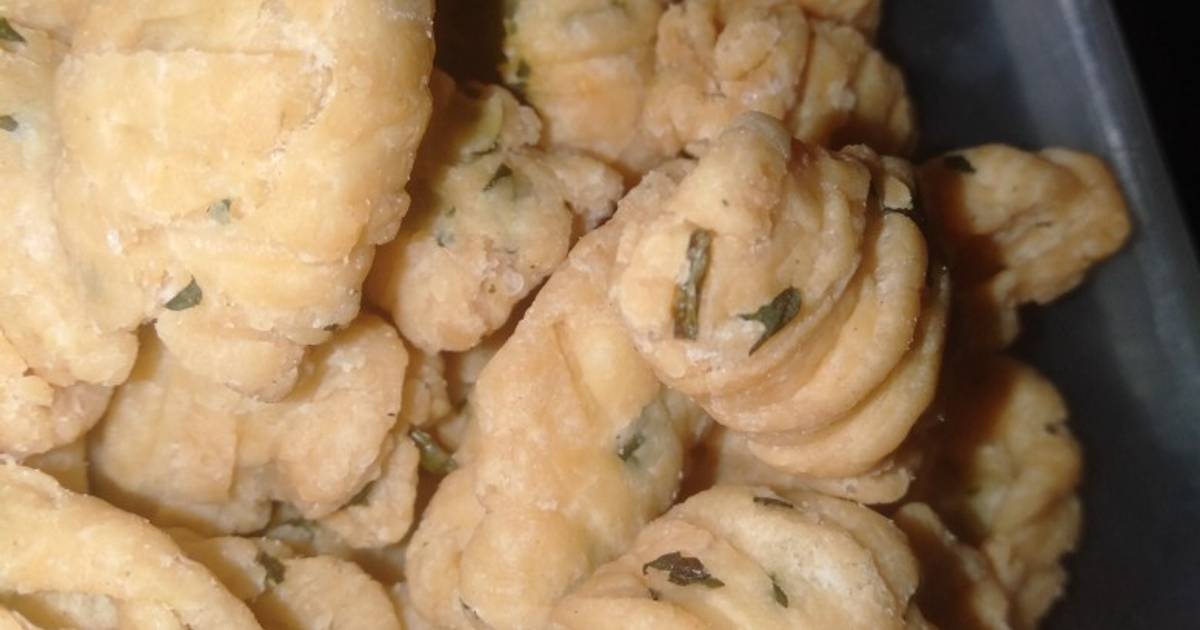  Resep  Kue  bawang garpu takaran sendok  oleh Ulfa Syarifah 