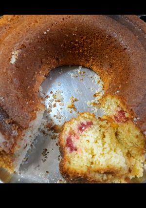 रवा टूटी फ्रूटी केक (rava tutty fruity cake recipe in marathi) रेसिपी चे मुख्य फोटो 