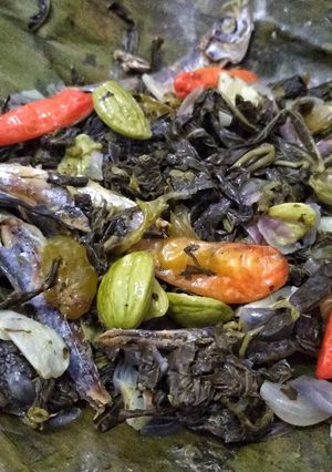 Foto resep Pepes Ikan Asin Daun Singkong ala eike
