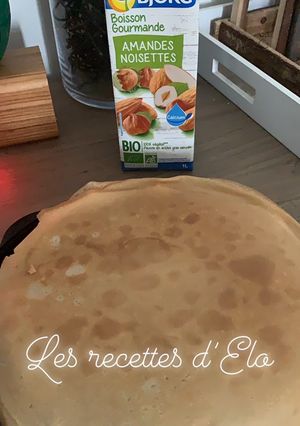 Une photo de Crêpes au lait végétal amande / noisette au Thermomix