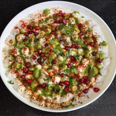 A picture of Zero Oil Low Calorie Pookie (Makhana) Dahi Vada.