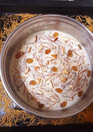 मीठी सेवइयां(meethi seviyan recipe in hindi) रेसिपी मुख्य फोटो