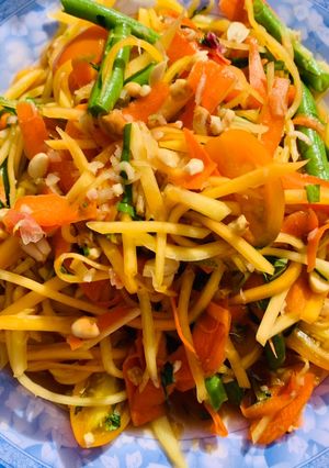 Hình của món Vào bếp cùng con: gỏi đu đủ Thái không tôm, không cay.