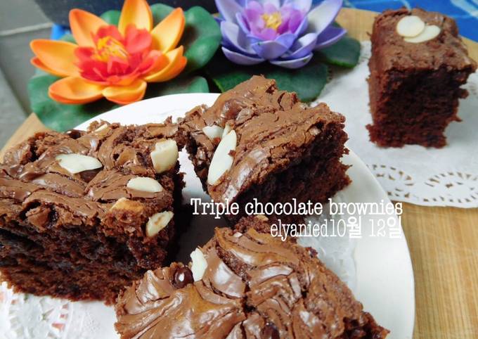 Triple chocolate brownies foto resep utama