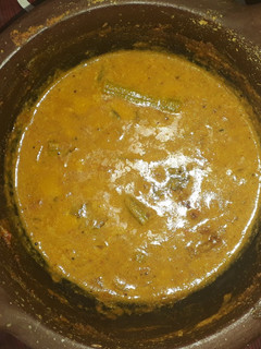 கிராமத்து முருங்கைகாய் குழம்பு drum stick kulambu recipe in tamil செய்முறை முக்கிய புகைப்படம்