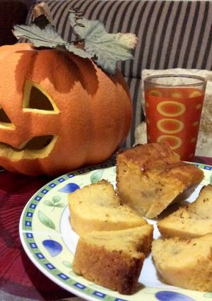 A picture of Pumpkin Cake with Cinnamon and Clove🎃.