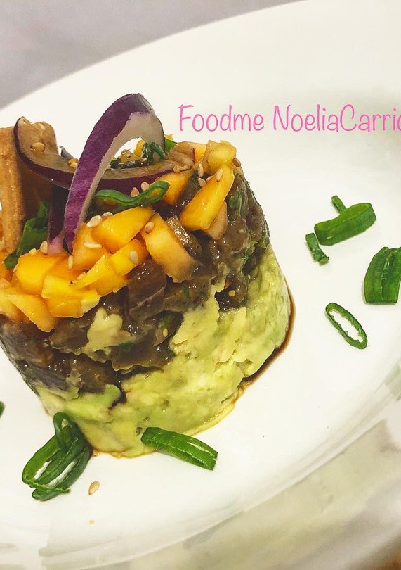 Una foto de 🍃 Tartar de atún, aguacate y papaya 🍃