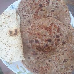 A picture of Green Moong Paratha.