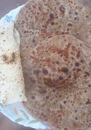 A picture of Green Moong Paratha.