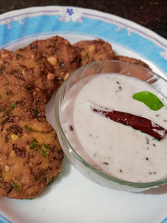 A picture of Dal vada (parippu vada).