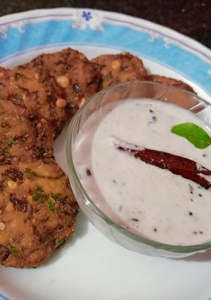 A picture of Dal vada (parippu vada).
