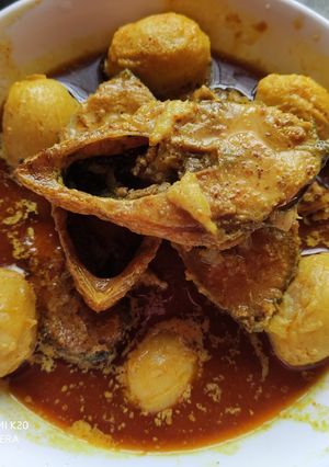আমড়া দিয়ে ইলিশ মাছের টক(Amra Diye Ilish Macher Tok Recipe In Bengali) রেসিপির প্রধান ছবি