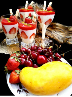عکسی از دستور دسر وانیلی و توت فرنگی solm@z