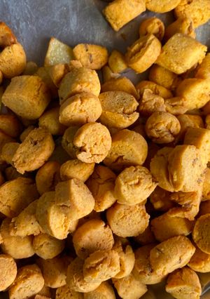 A picture of Besan gatte.