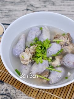 Hình của món Canh Khoai Sọ Hầm Xương.
