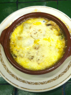 Una foto de Huevos al plato con champignons