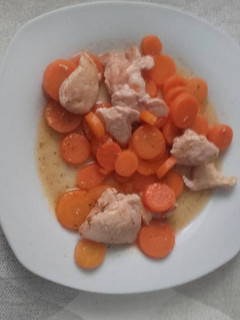 Una foto de Pollo con zanahoria