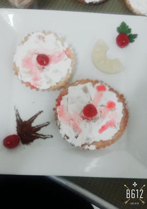 Una foto de Tarteletas con chanty pack, duraznos y ananas en almíbar