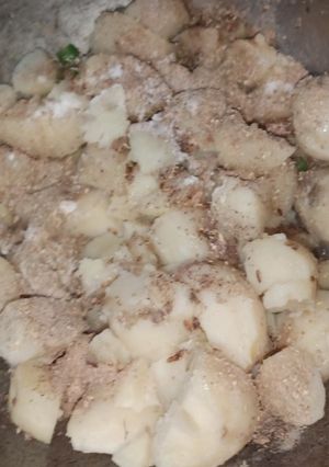 A picture of Falihari aloo.