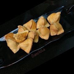 A picture of Mini Dry Bhujiya Samosa.