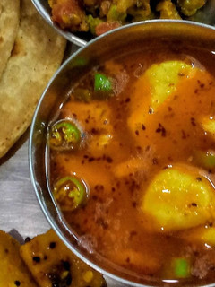 दही वाली अरबी (Dahi wali arbi recipe in Hindi) रेसिपी मुख्य फोटो
